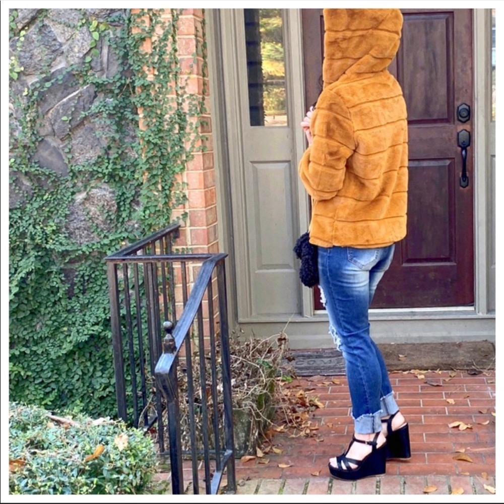 ✨PARIS✨Black faux Soft Fur Hooded Jacket - Picture 6 of 6